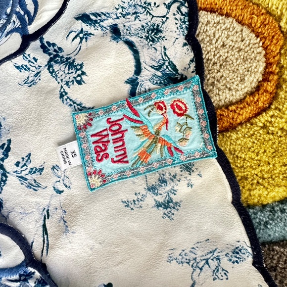 Johnny Was Silk Blouse - Picture 3 of 3